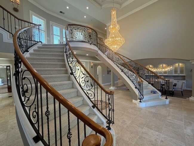 Building Photo - Luxury Two-Story 4BD/4.5BA Home, Located i...