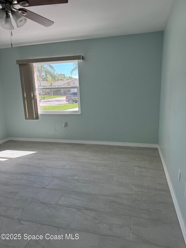 Building Photo - 2841 College View Dr