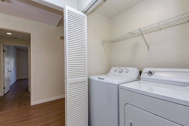 Building Photo - Large 2 Bed/2 Bath San Mateo condo near downtown with two parking spaces. YouTube Tour!!