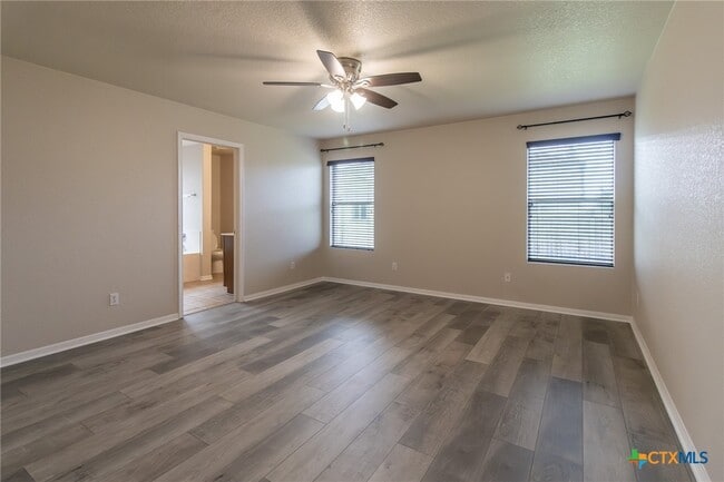 Building Photo - 2203 Love Rd