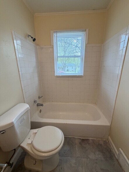 Building Photo - 4012 May St