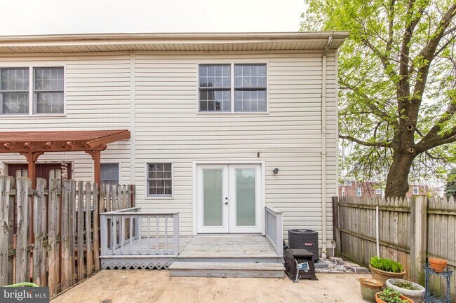 Building Photo - 1209 Brown St