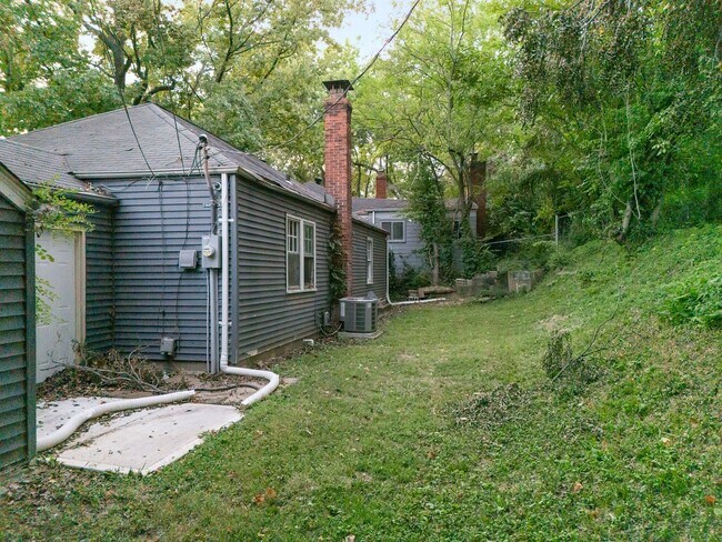 Building Photo - Newly Renovated 4-Bedroom Home | Riverview...