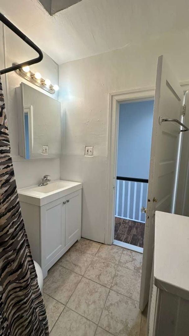 Building Photo - Front Porch Row - Olney