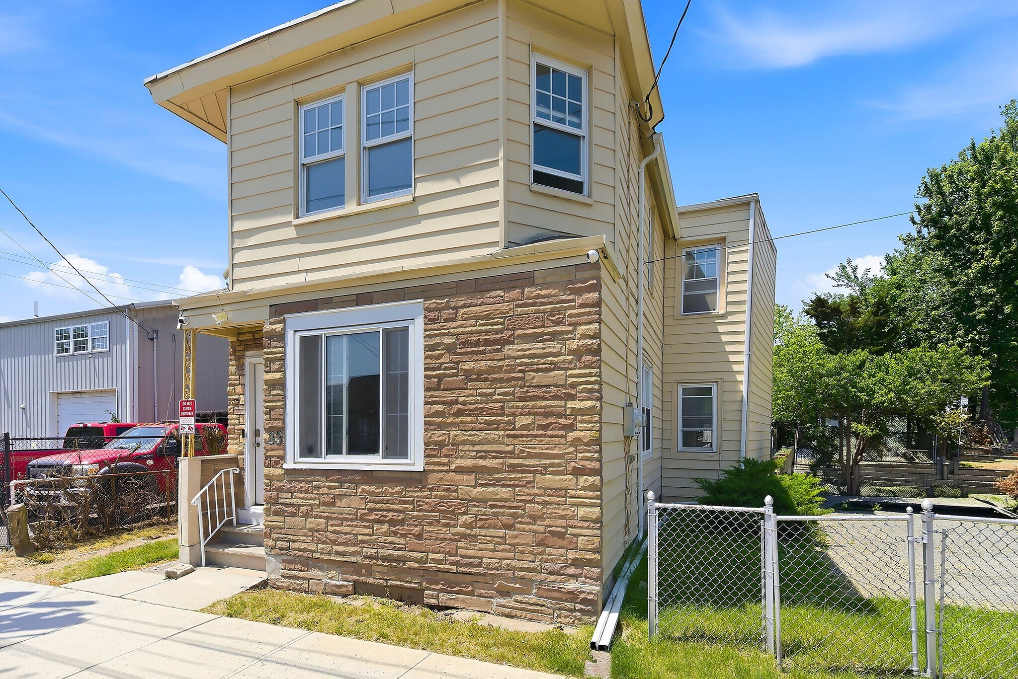 Front Right - 33 Lafayette St