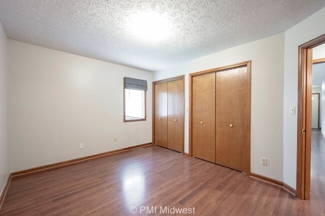 Building Photo - Charming 2 Bed, 2 Bath Indianapolis Rental...