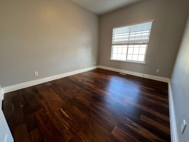 Building Photo - Beautiful Stockton Home with Stunning Moun...