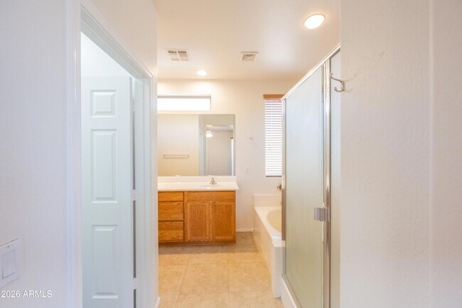 Building Photo - 40930 N Wild West Trail