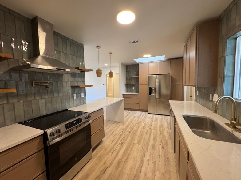 Building Photo - 2420 Pueblo Bonito Ct NW