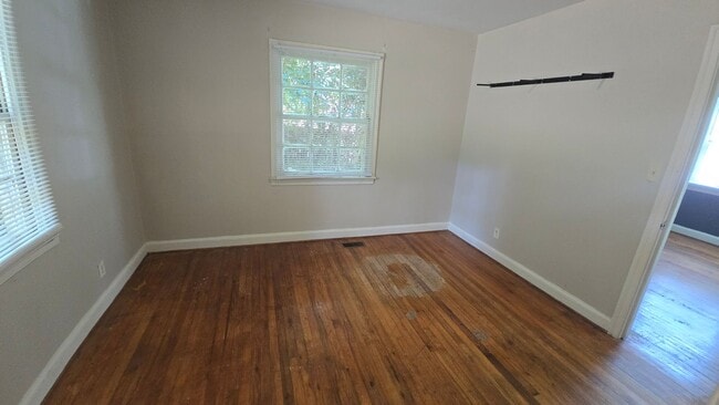 Building Photo - Forest Acres