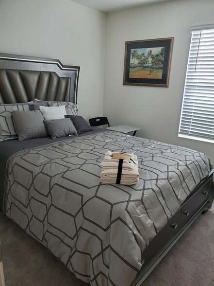 Bedroom 2 - 1044 Paddington Dr