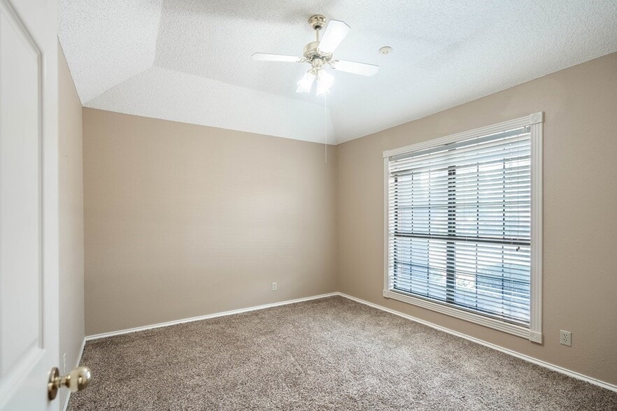 Building Photo - 103 Chukar Run