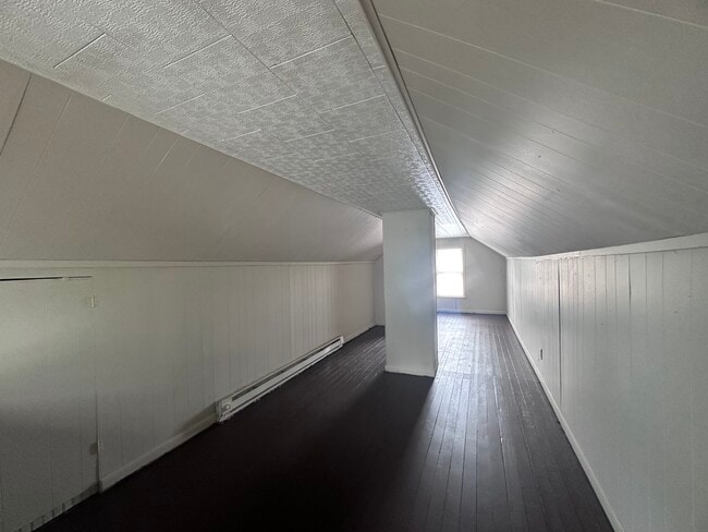 Building Photo - 209 Cook-