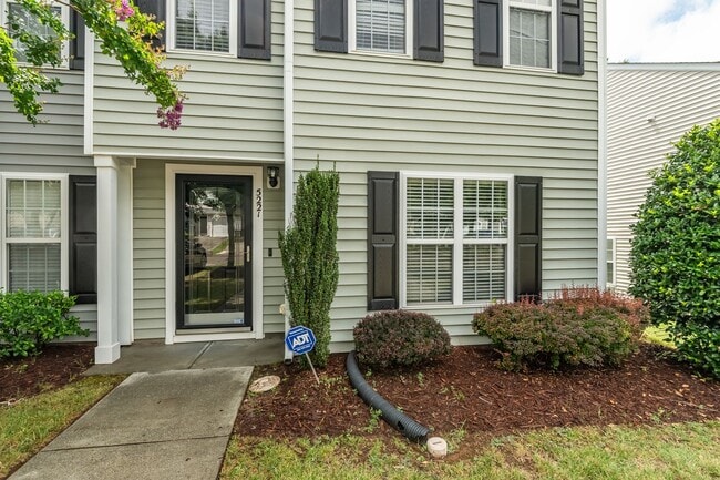 Building Photo - 3 bedroom townhome in Brier Creek- Availab...