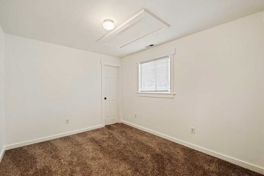 Building Photo - 2506 NE Franklin St