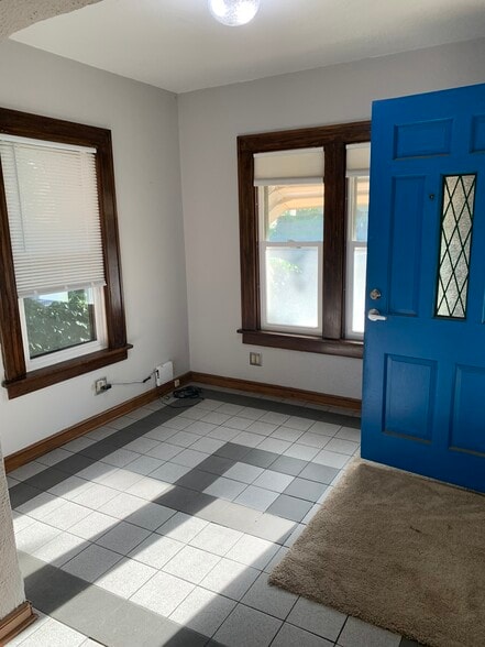 Front Entry - 3414 Johnson St NE