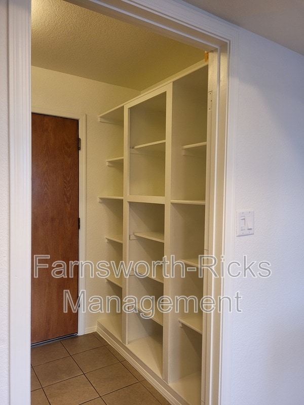 Building Photo - 5407 E Catalina Ave