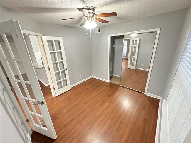 Building Photo - 504 Cypress Pointe St