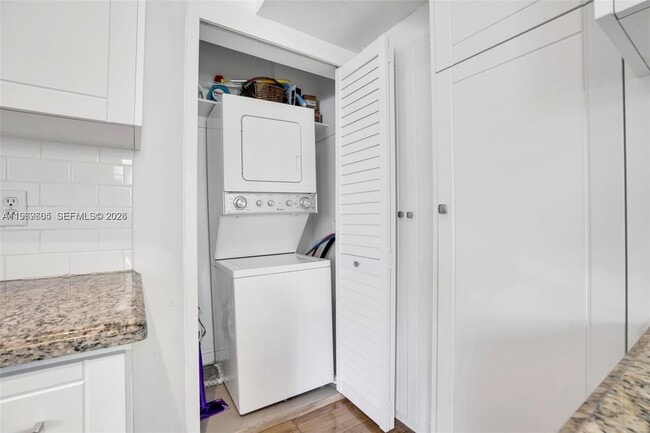 Building Photo - 1460 West Ave