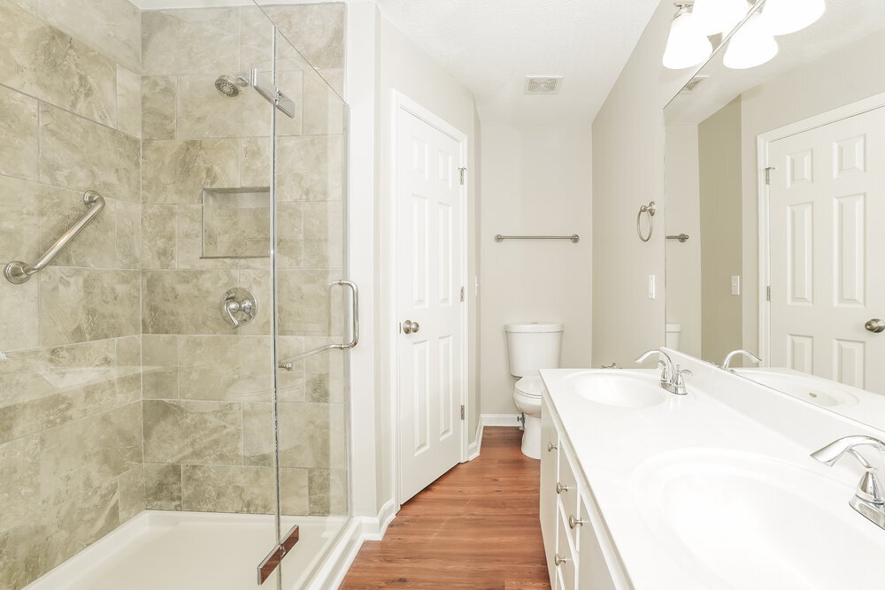 Building Photo - 725 Veneta View Dr