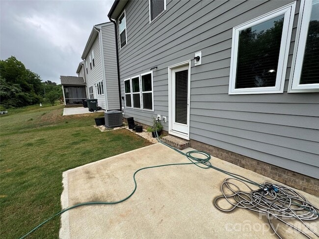 Building Photo - 574 Scotch Meadows Loop