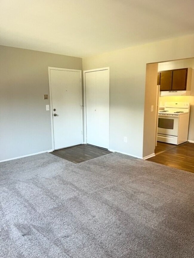 Building Photo - Charming 1 bedroom/1bath apartment near Do...