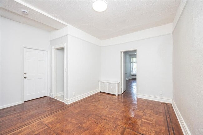 Building Photo - 414 Miller Ave