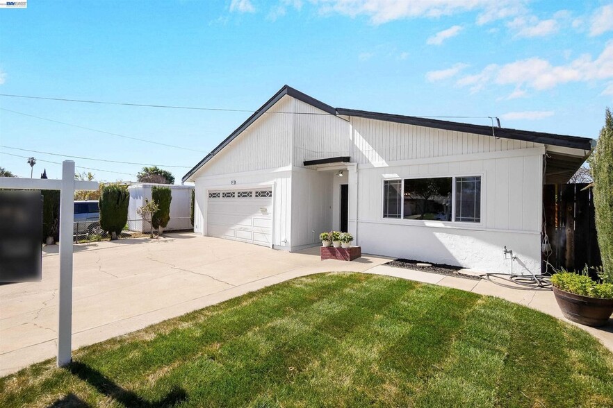 Building Photo - 6241 Cotton Ave