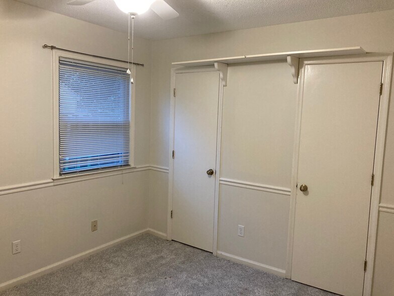 2nd downstairs bedroom with two closets - 103 Lisa Ln
