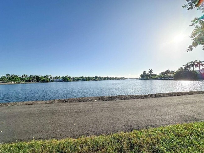 Building Photo - 1255 Jackson St