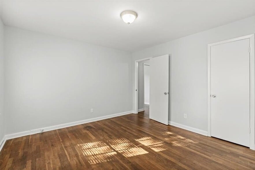 Building Photo - 449 10th St NW