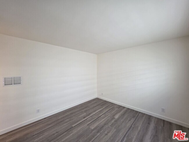 Building Photo - 1433 Brockton Ave