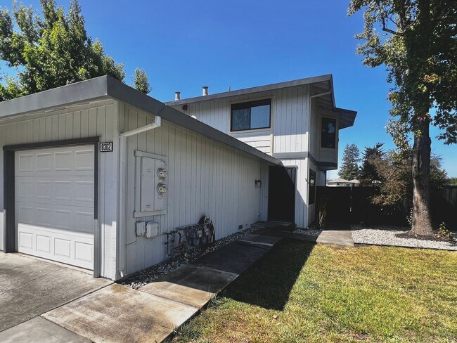 Primary Photo - Beautifully remodeled 3-bedroom, 1.5-bath ...