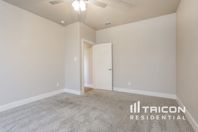 Building Photo - 10353 Ft Teran Trl