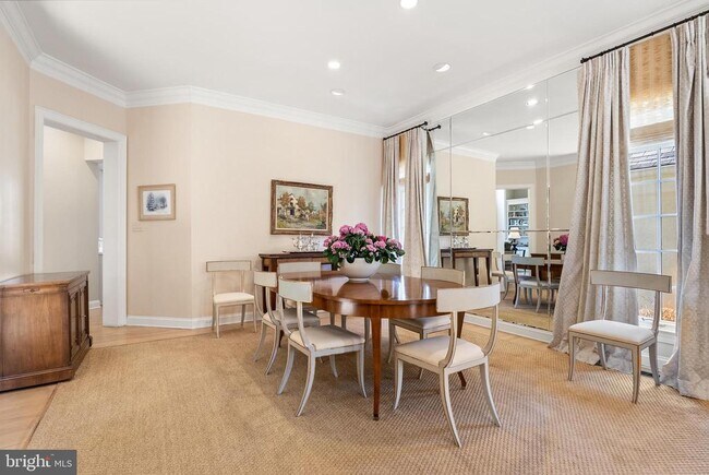 Building Photo - 7440 Old Maple Square