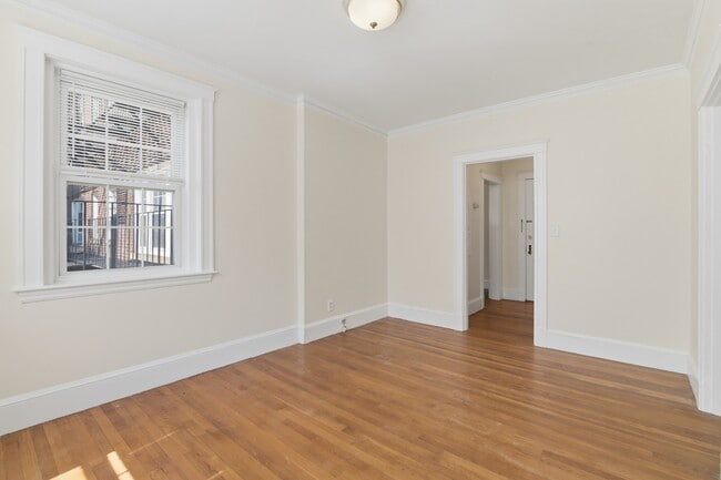 Building Photo - 17 Greenleaf St