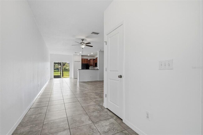 Building Photo - 12942 Utopia Gdns Wy