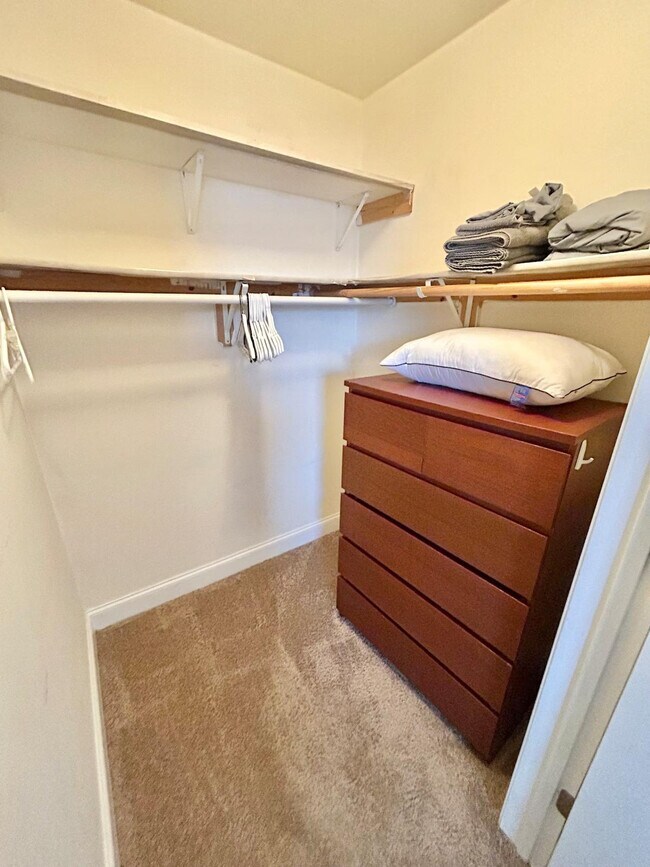 Building Photo - 416 Madison St