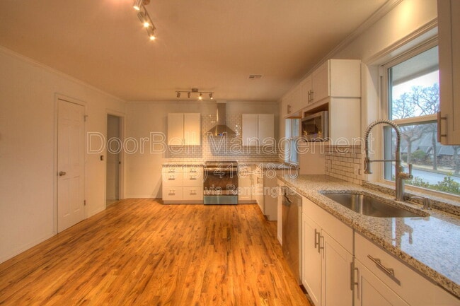 Building Photo - 7217 S Columbia Ave