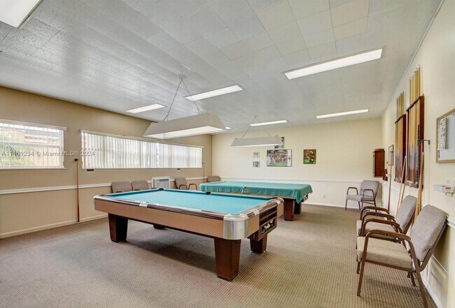 Building Photo - 2182 NE 1st Way