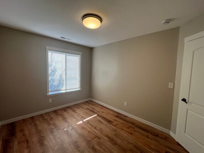 Building Photo - Recently Renovated! Spacious 3 Bedroom Home with Fenced Yard, Patio, and 2-Car Garage With Move I...