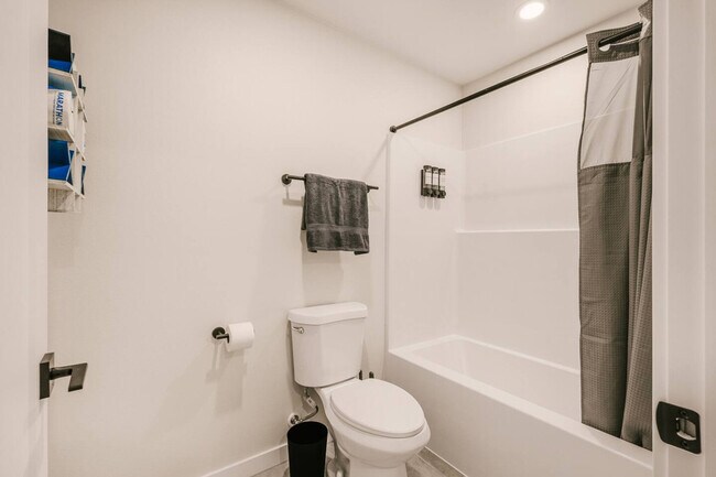 Building Photo - 3202 NW Division St