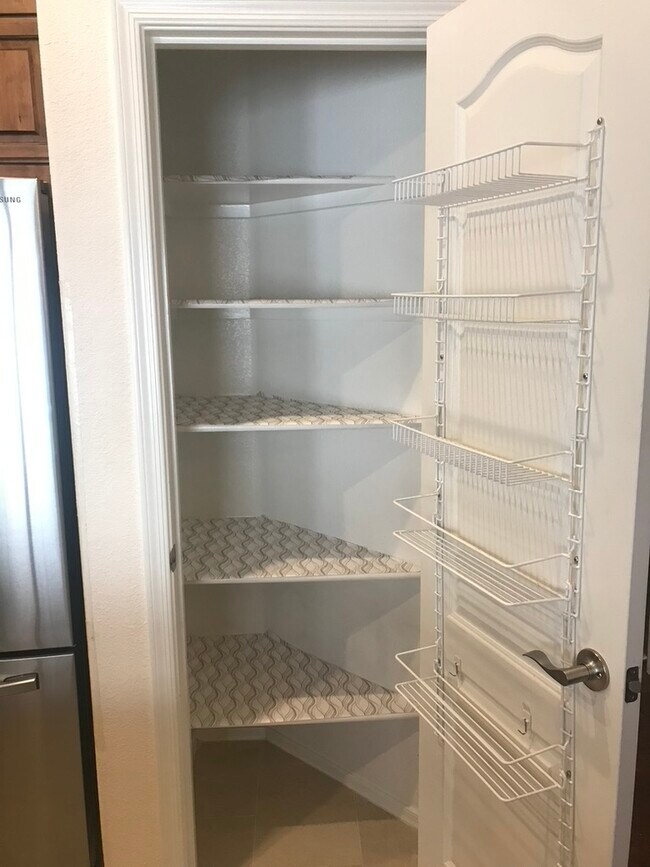 Building Photo - 4753 W Monterey St