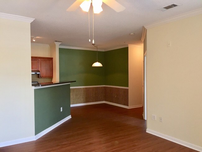 Building Photo - 2 Bedroom 1 Bath Condo at Concord West of the Ashley - West Ashley