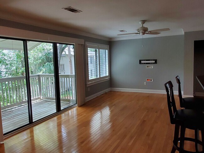 Building Photo - Incredible 2BR/2BA Forest Gardens Villa!