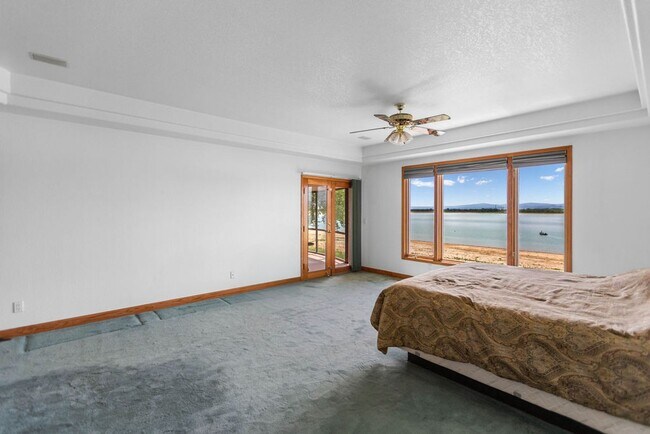 Building Photo - 4 Bedroom 4 Bathroom Property on Boyd Lake