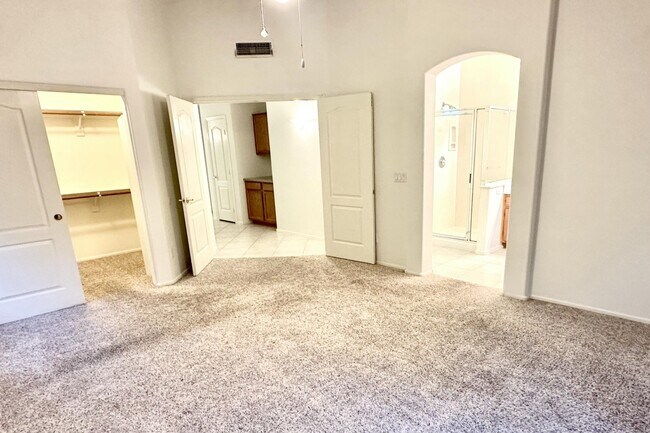 Building Photo - 4256 E Chaparosa Way