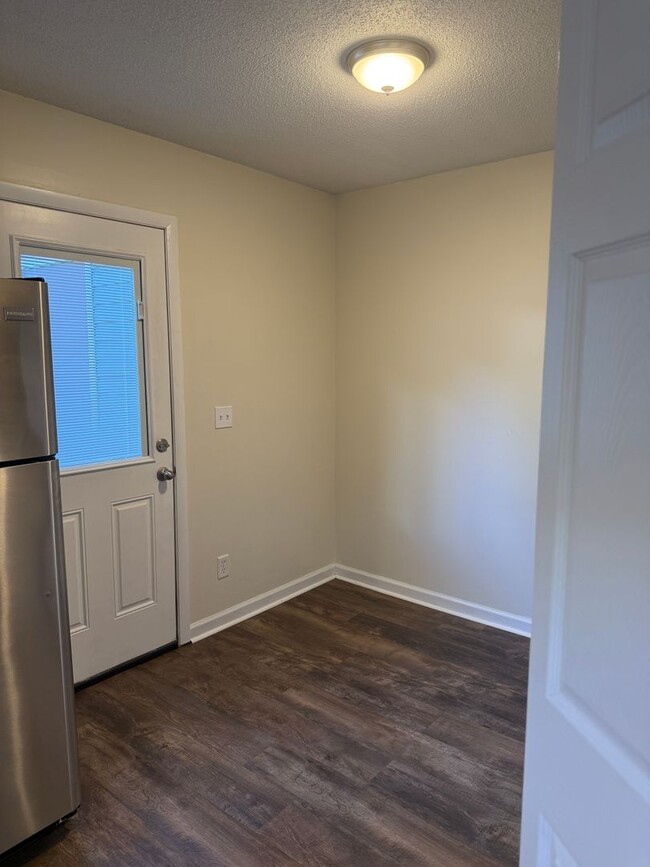 Building Photo - East Ridge Townhome