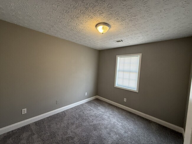 Building Photo - 281 Westchester Cir