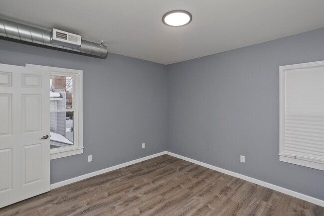 Building Photo - 27 Charbonneau Terrace